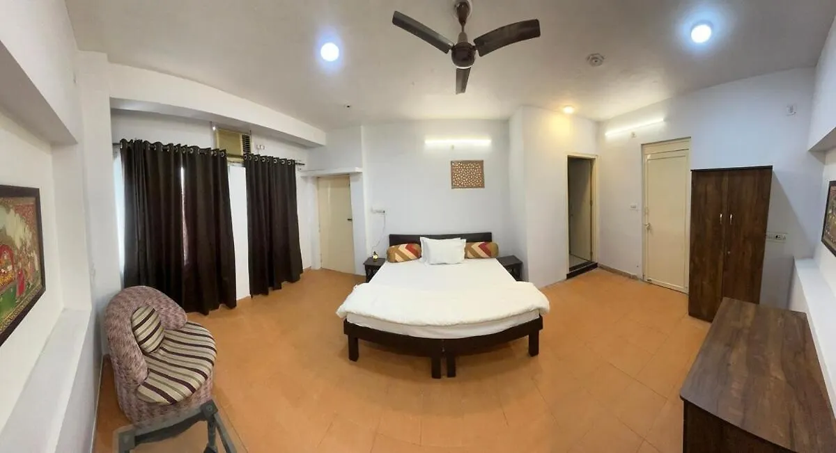 Chetak Haweli 4 Bedroom Heritage House Chetak Circle Udaipur 0*,